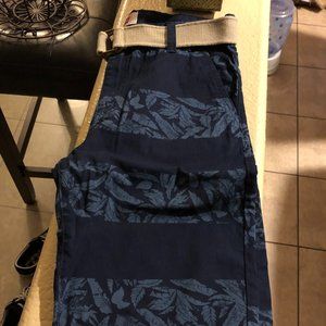 Boys Levis Casual Shorts With Belt.